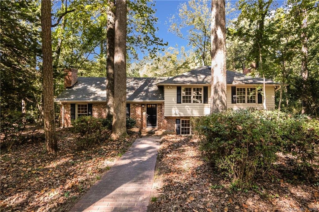 1112 River Oaks Lane