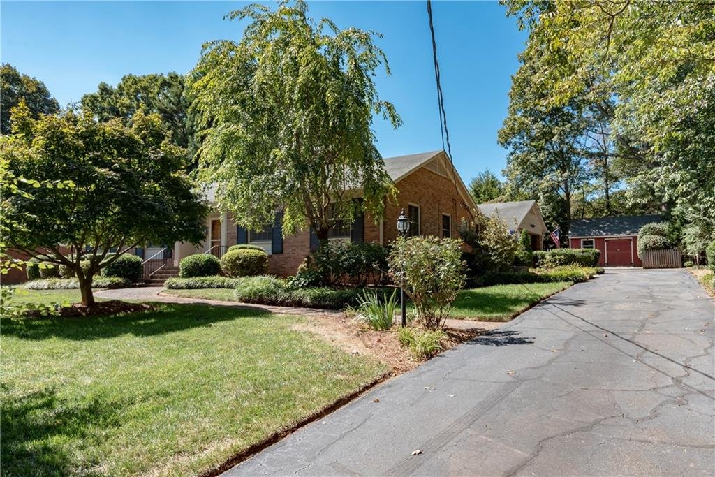 607 2nd Avenue Place