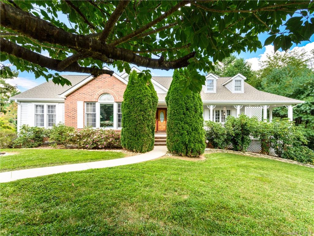 Property image 1 at 24 Old Applewood Lane, Hendersonville, NC 28739