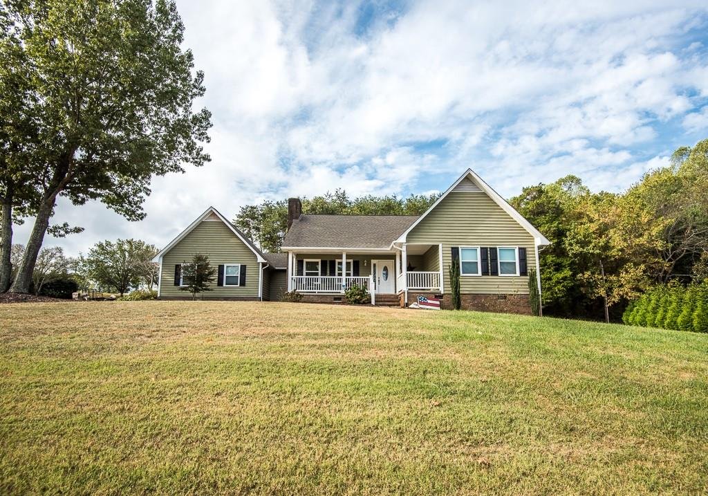 Property image 1 at 1728 Maybrook Boulevard, Hickory, NC 28601