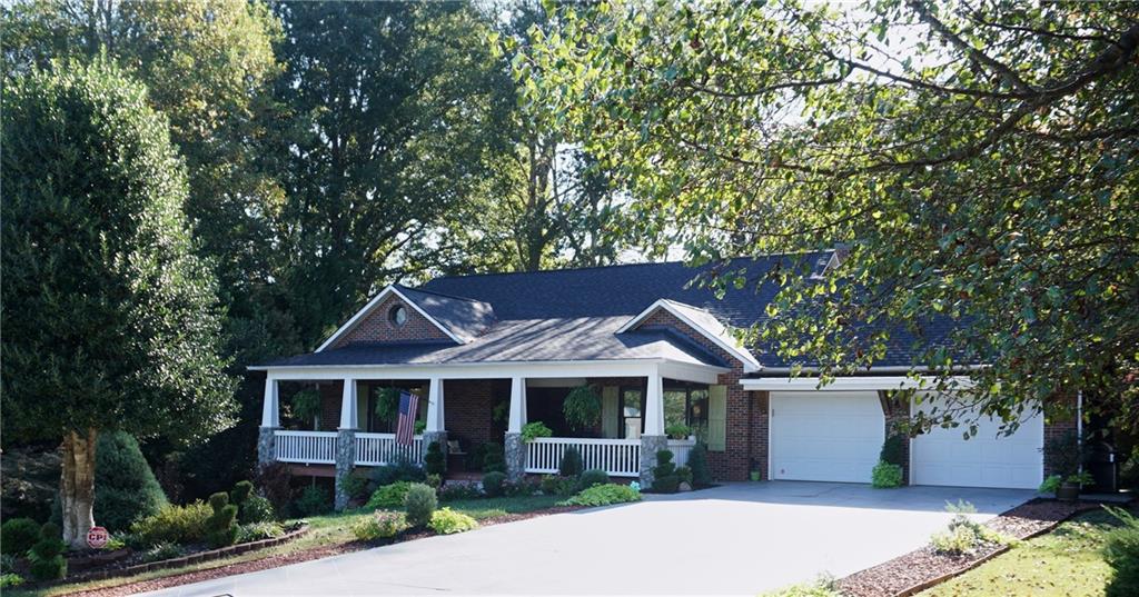 Property image 1 at 1605 London Court, Hickory, NC 28601