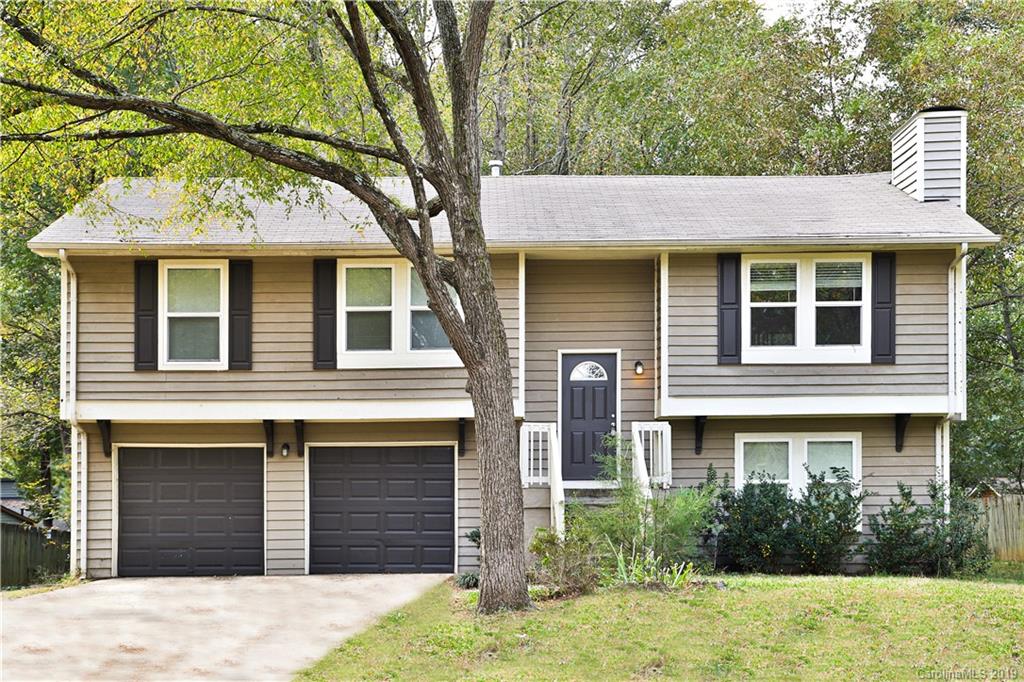 Property image 1 at 6116 Crownfield Lane, Charlotte, NC 28212