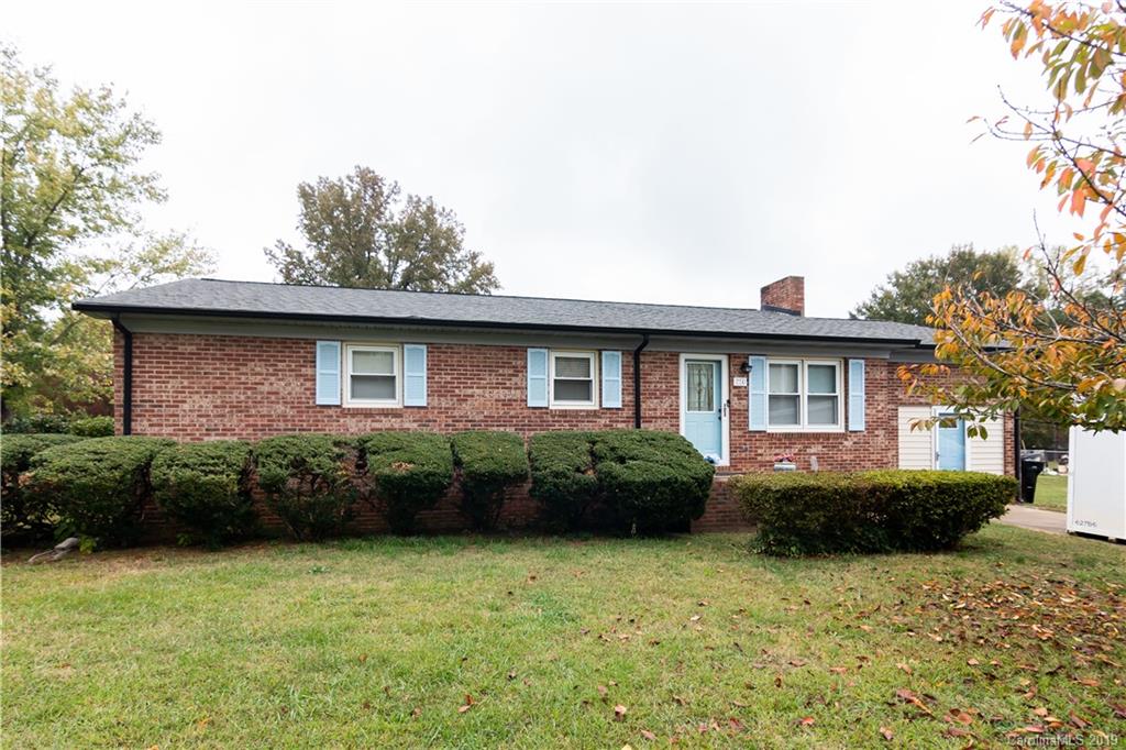 Property image 1 at 734 Logan Street, Mooresville, NC 28115