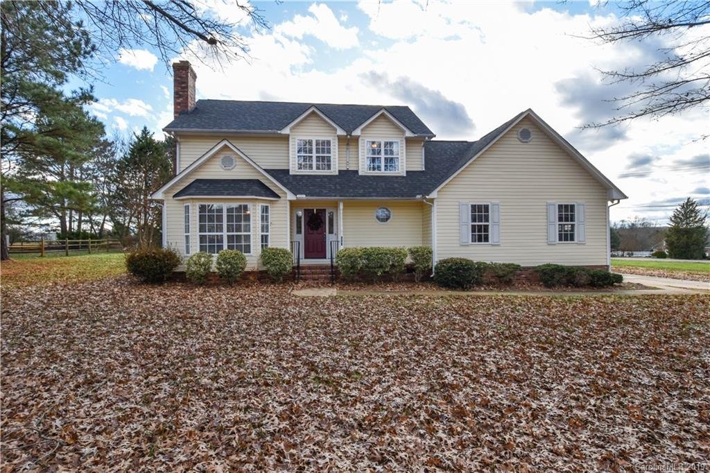 Property image 1 at 110 Turnberry Lane, Mooresville, NC 28117