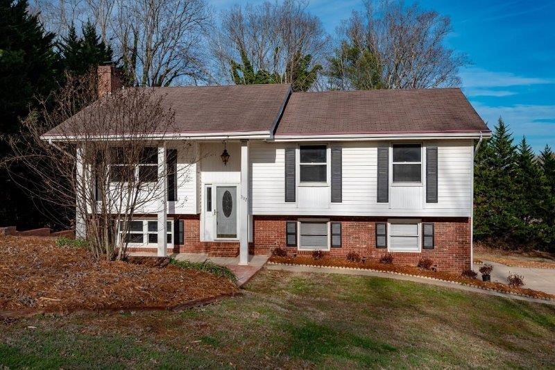 Property image 1 at 302 N Council Oaks Street, Morganton, NC 28655
