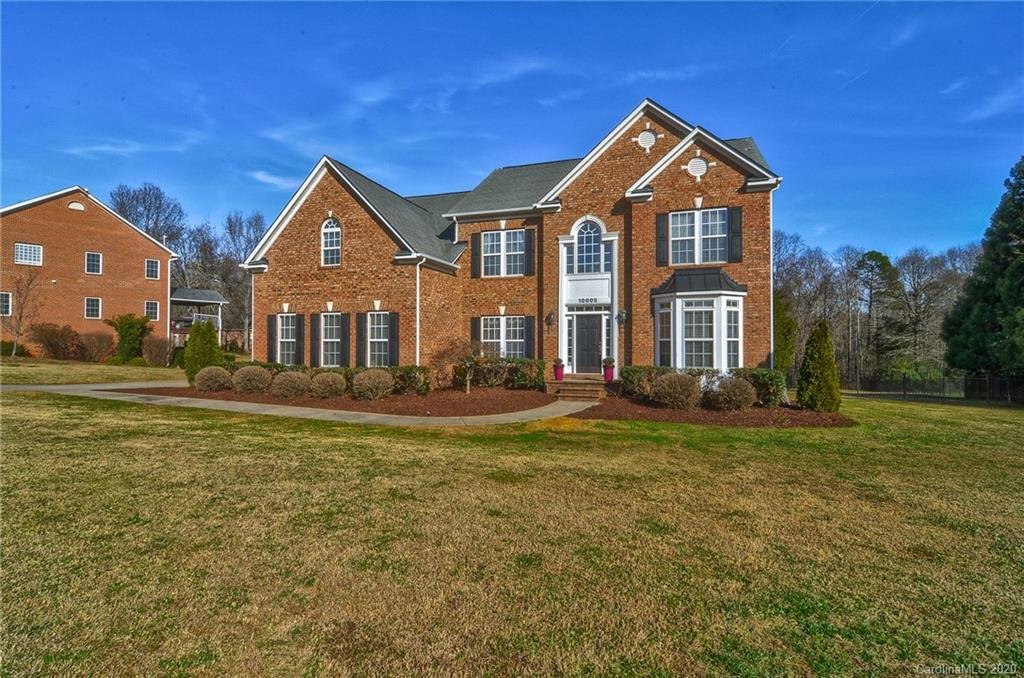 Property image 1 at 10002 Arlington Oaks Drive, Charlotte, NC 28227