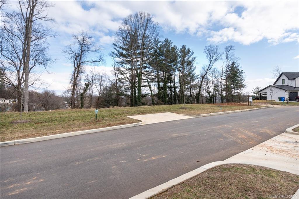 Property image 1 at 28 Malvern Walk, Asheville, NC 28806