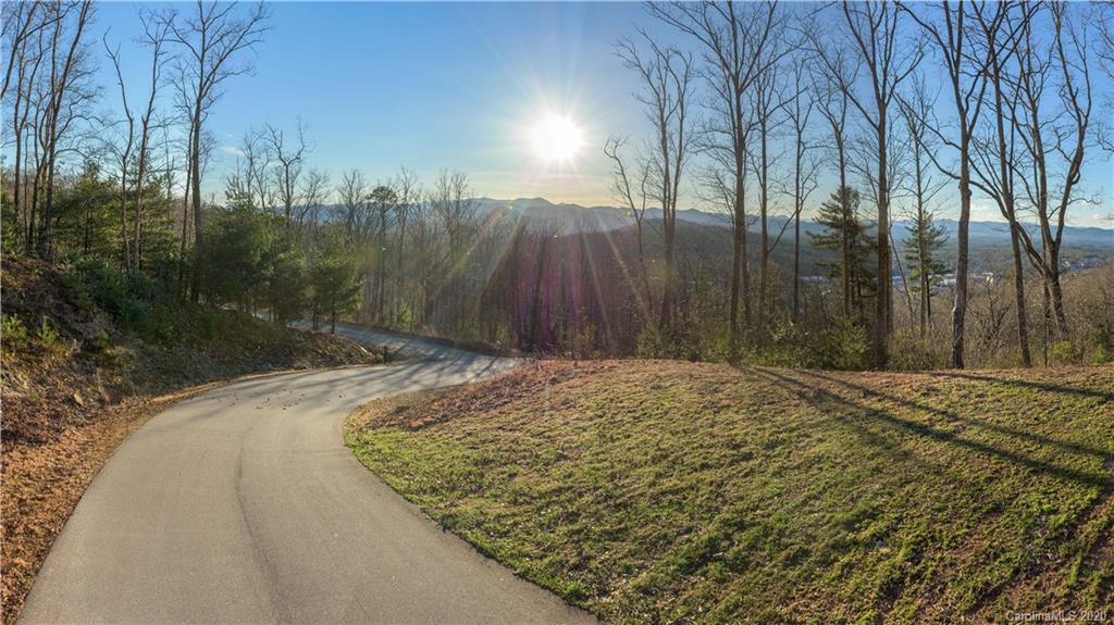 Property image 1 at 40 Giffords Lane, Asheville, NC 28803