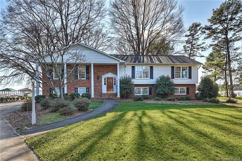 Property image 1 at 111 Sunset Lane, Mooresville, NC 28117