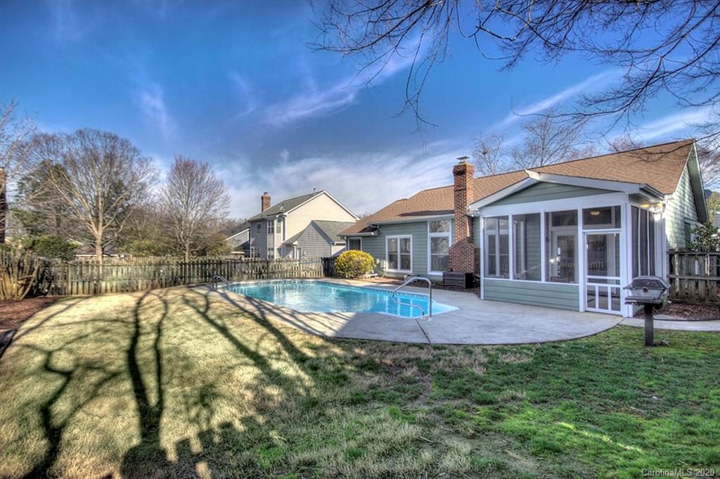 Property image 1 at 6812 Millingden Court, Charlotte, NC 28277