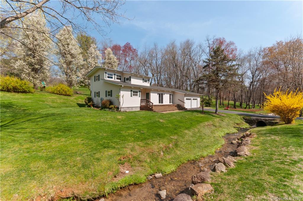 39 Mountain Laurel Lane