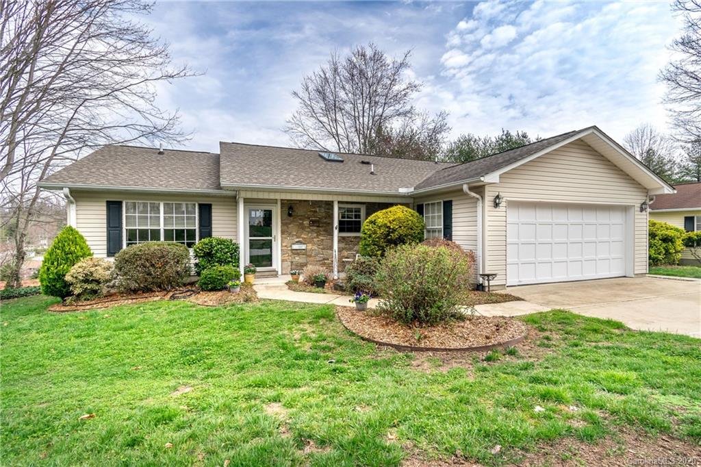 Property image 1 at 655 New Village Drive, Hendersonville, NC 28791