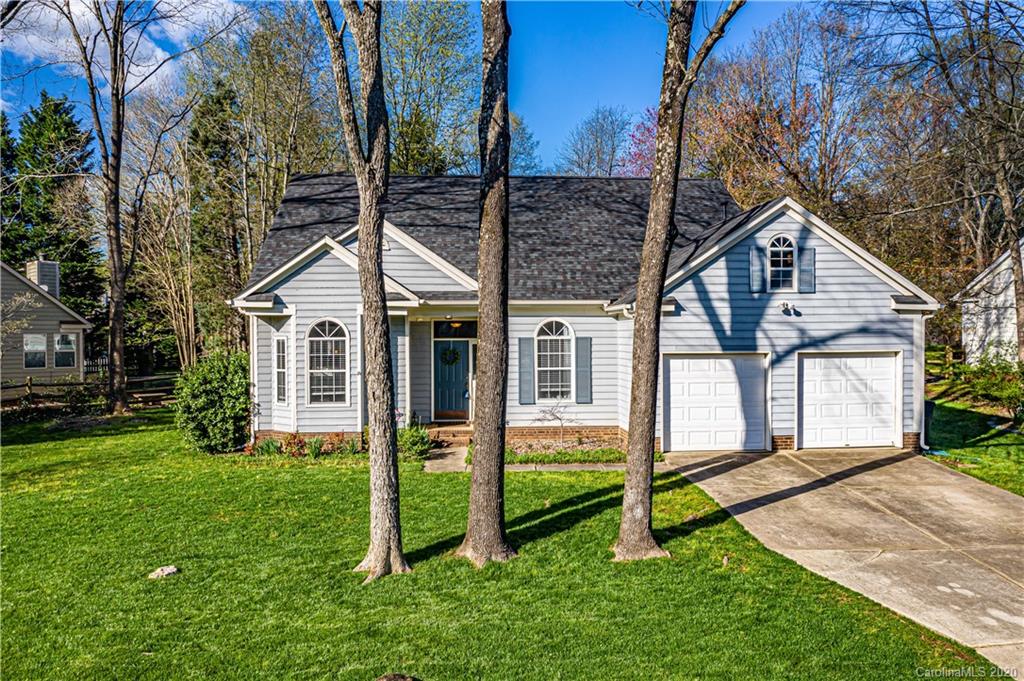 Property image 1 at 635 Oakbluff Circle, Charlotte, NC 28216