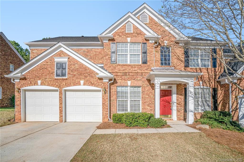 Property image 1 at 322 Robinlynn Road, Matthews, NC 28105