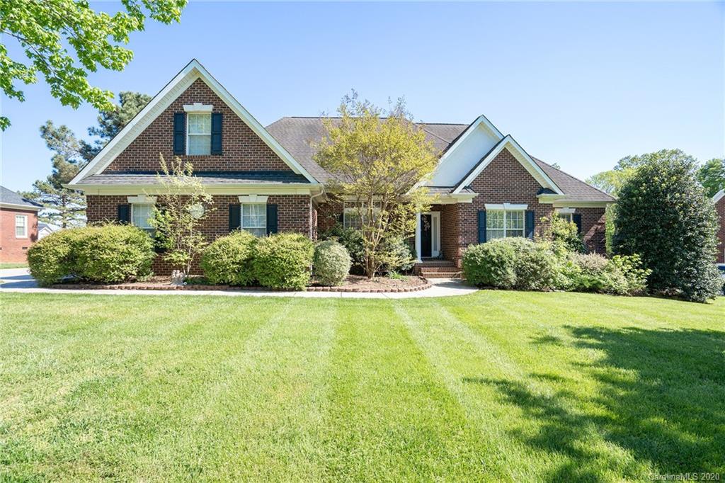 Property image 1 at 136 Eaglecrest Drive, Matthews, NC 28104