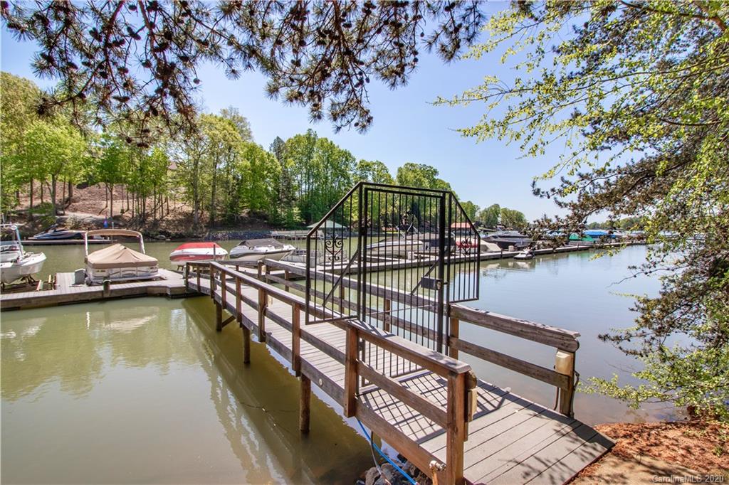 Property image 1 at 116 Frostcliff Lane, Mooresville, NC 28117