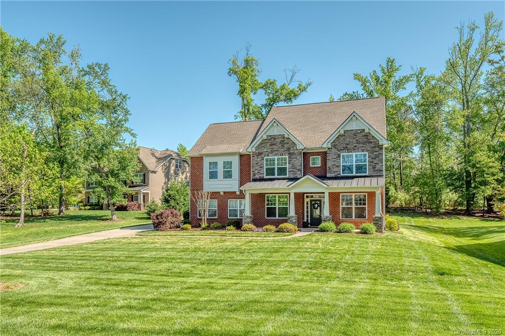 1905 Kings Manor Court