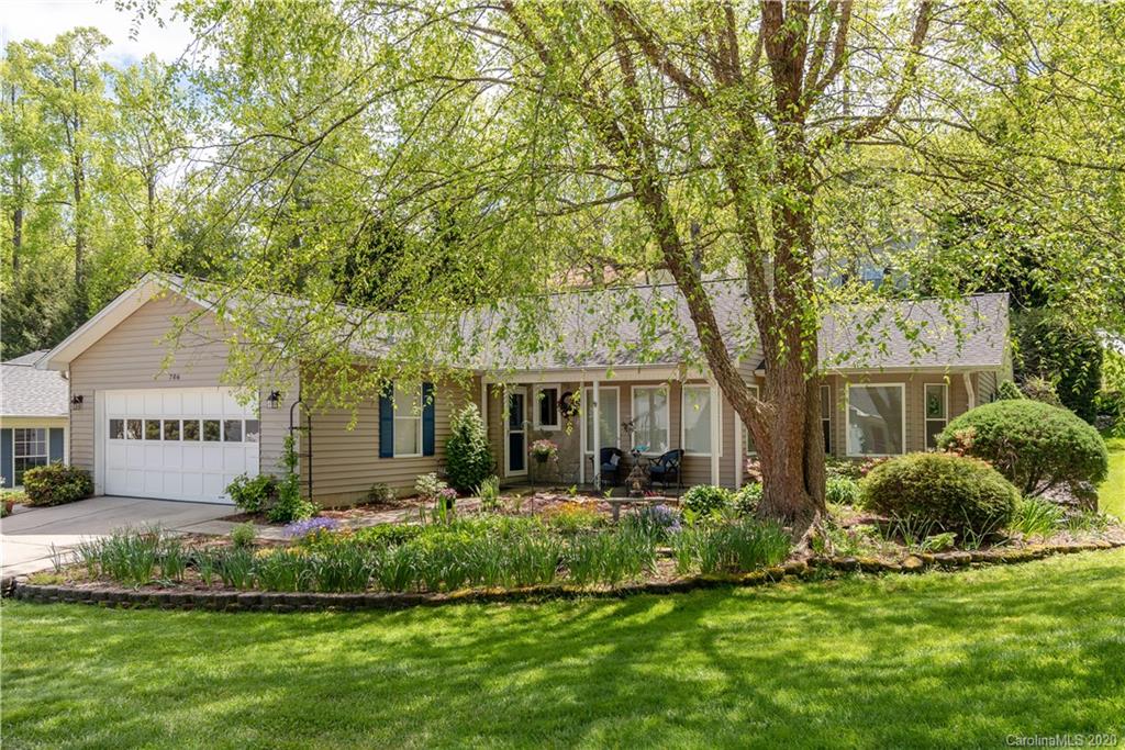 Property image 1 at 706 W St Johns Way, Hendersonville, NC 28791