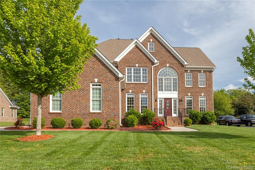 Property image 1 at 8334 Olde Stonegate Lane, Mint Hill, NC 28227