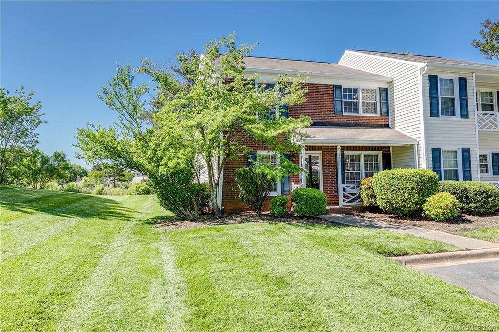 Property image 1 at 10944 Winterbourne Court, Charlotte, NC 28277