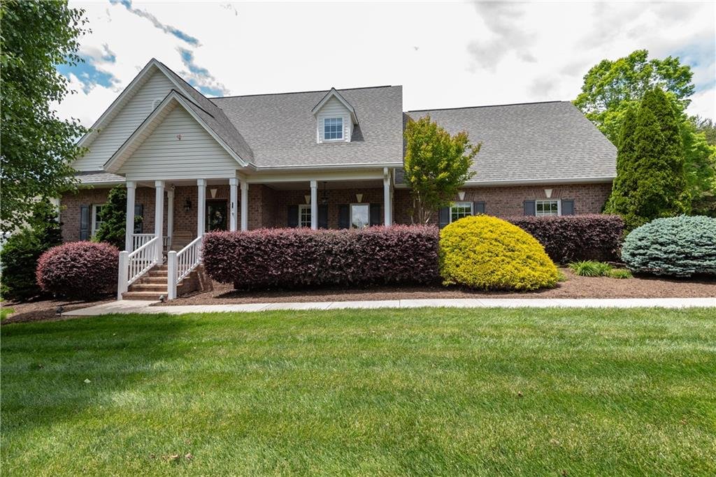 Property image 1 at 16 Par Drive, Granite Falls, NC 28630