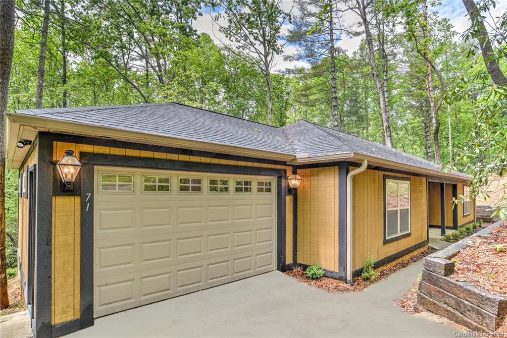 Property image 1 at 71 Badger Run, Hendersonville, NC 28739