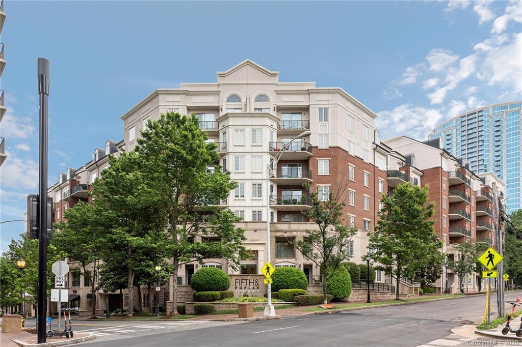 Property image 1 at 300 W 5th Street, Charlotte, NC 28202