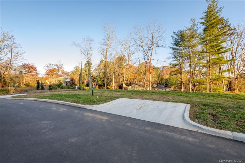 Property image 1 at 4 Malvern Walk, Asheville, NC 28806