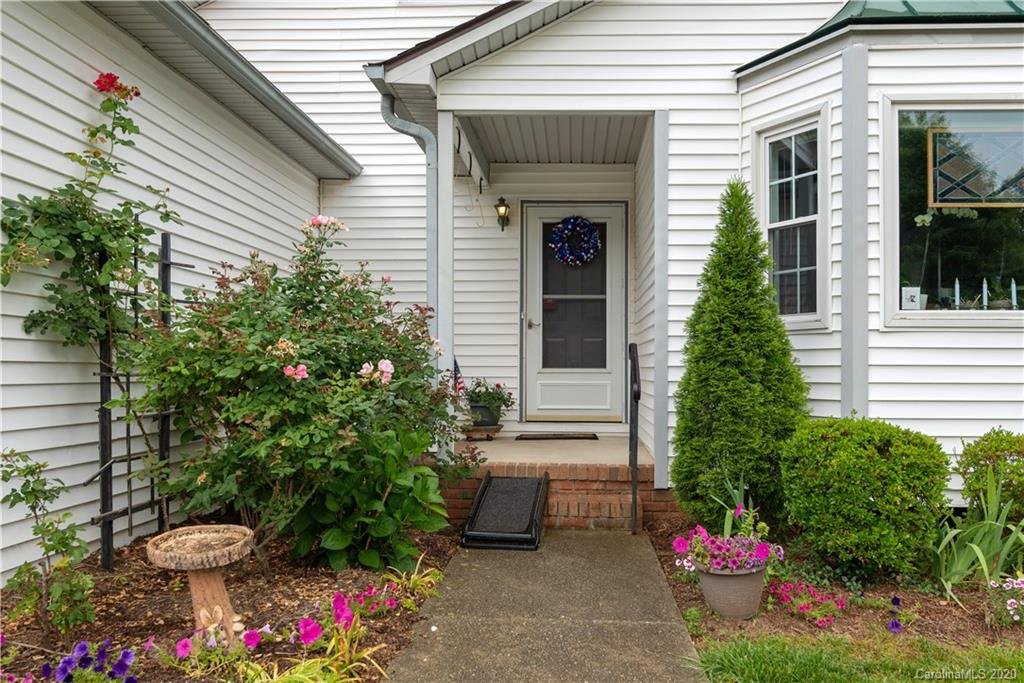 Property image 1 at 223 Hampton Court, Hendersonville, NC 28791