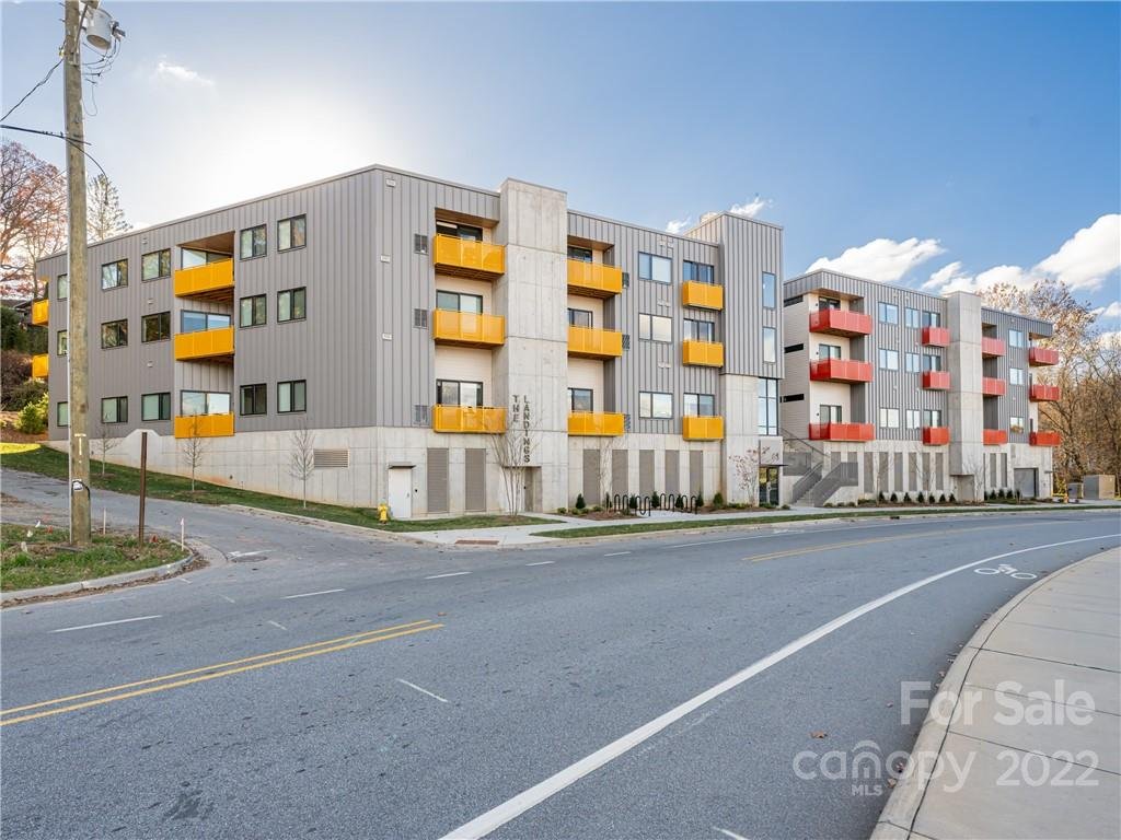 Property image 1 at 68 Craven Street, Asheville, NC 28806