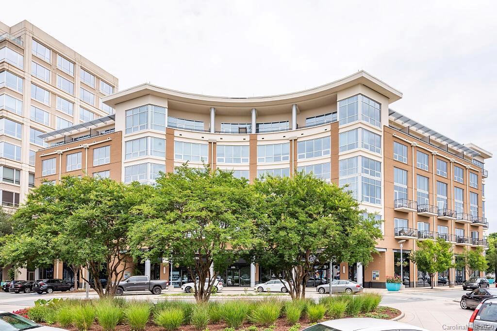 1133 Metropolitan Avenue