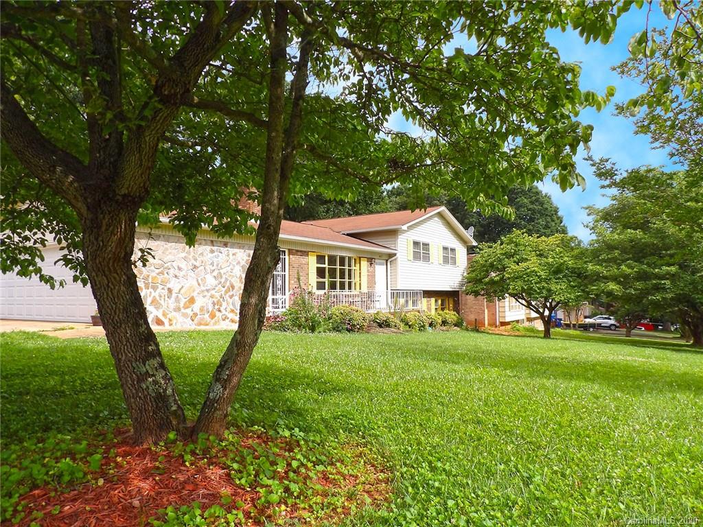 Property image 1 at 401 Deal Avenue, Conover, NC 28613