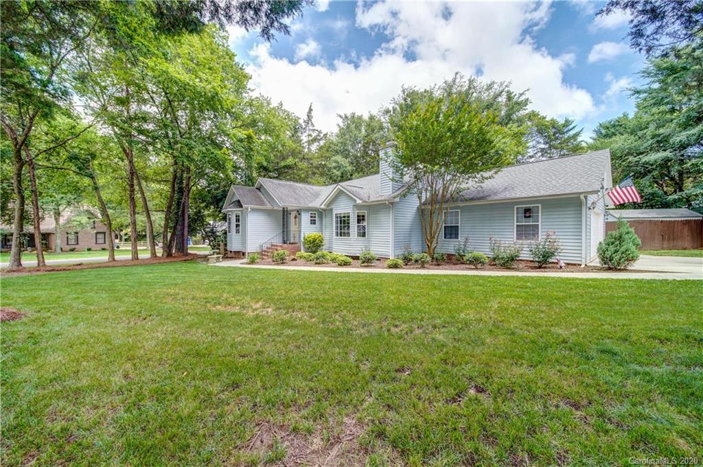 Property image 1 at 2615 Springs Drive, Charlotte, NC 28226