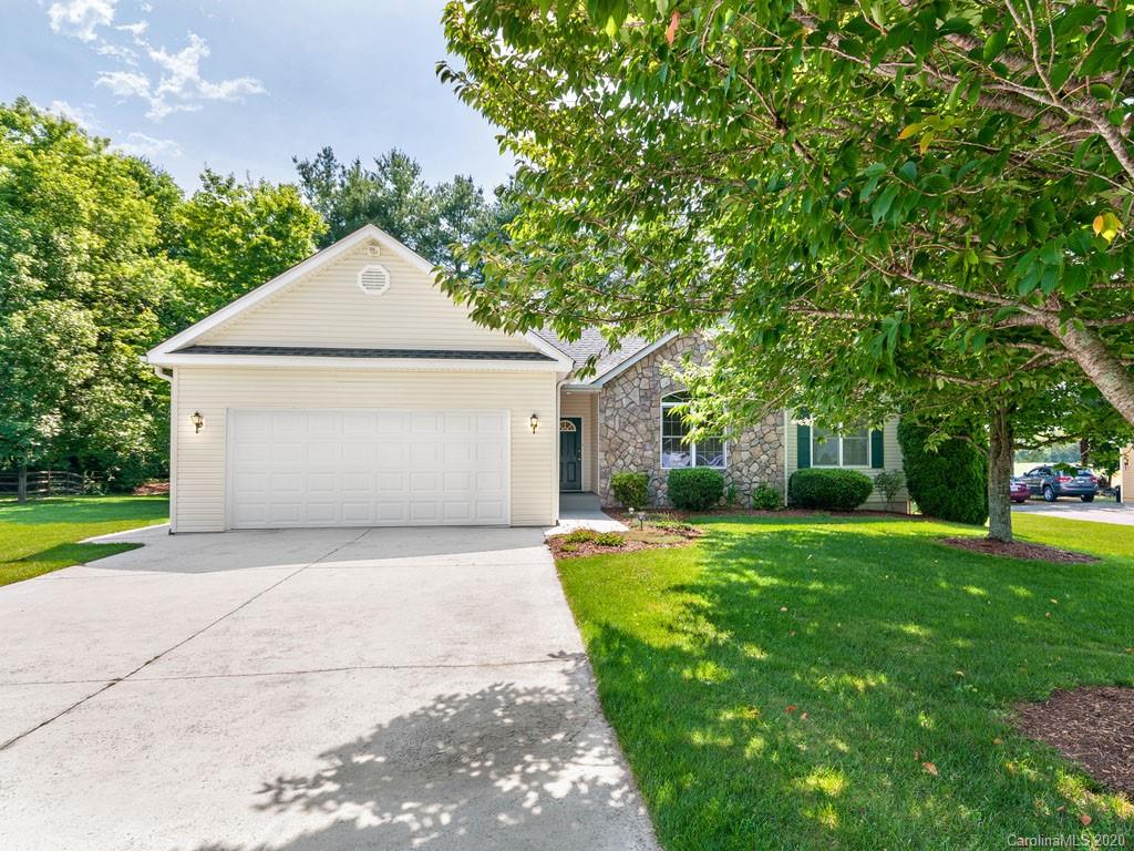 Property image 1 at 180 Kingfisher Lane, Mills River, NC 28759