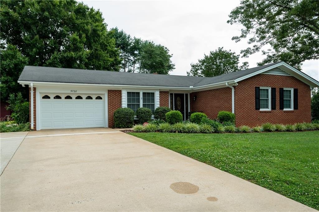 Property image 1 at 5728 Valley Field Road, Hickory, NC 28602