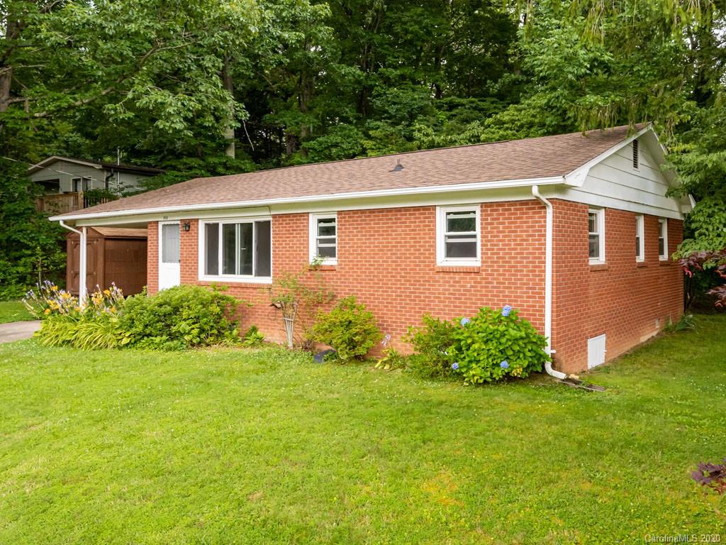 Property image 1 at 810 N Oconeechee Avenue, Black Mountain, NC 28711