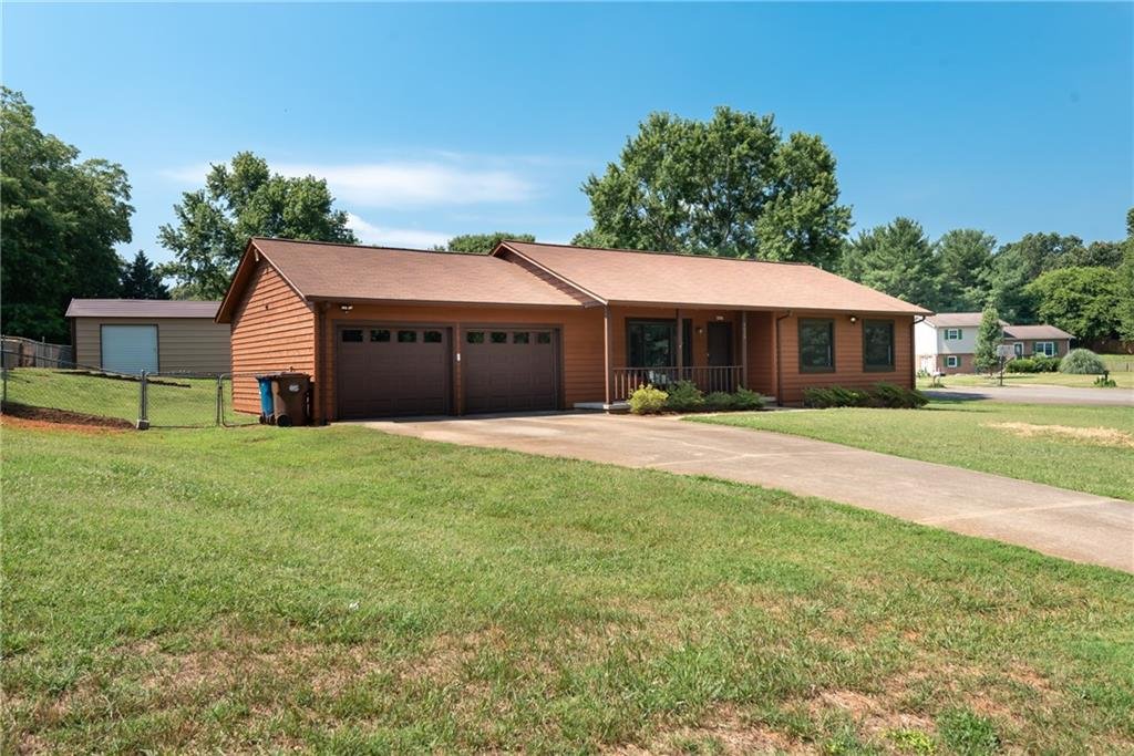 Property image 1 at 4629 Queens Road, Hickory, NC 28602