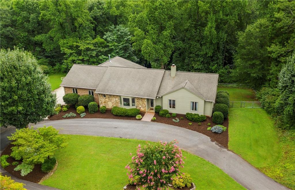 Property image 1 at 1068 15th Avenue, Hickory, NC 28601