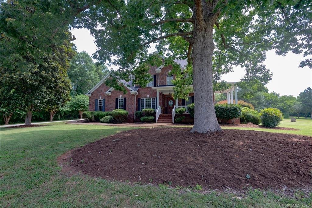 Property image 1 at 1874 Twin Ponds Drive, Hickory, NC 28602