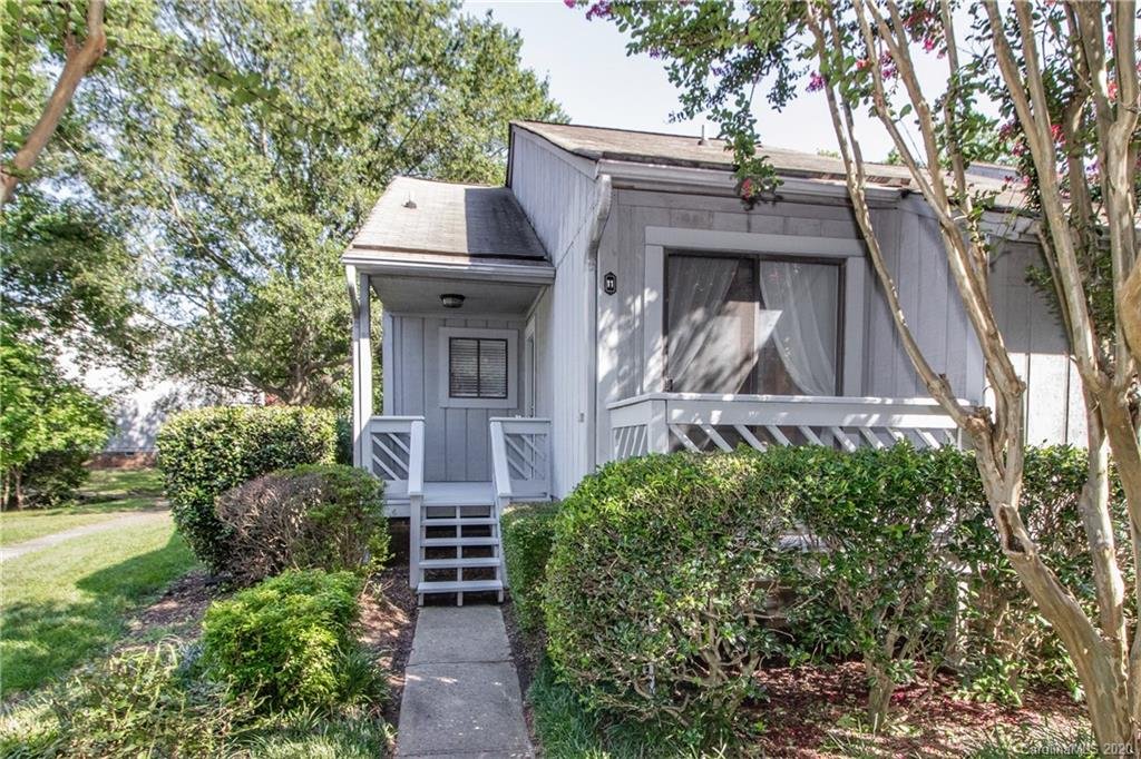 Property image 1 at 100 Willow Run Drive, Gastonia, NC 28056