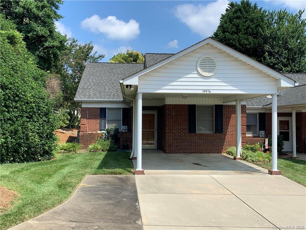 19976 Oak Leaf Circle