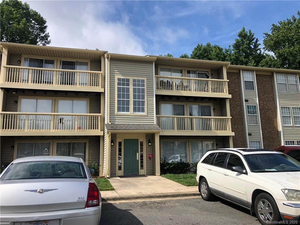 Property image 1 at 1614 Arlyn Circle, Charlotte, NC 28213