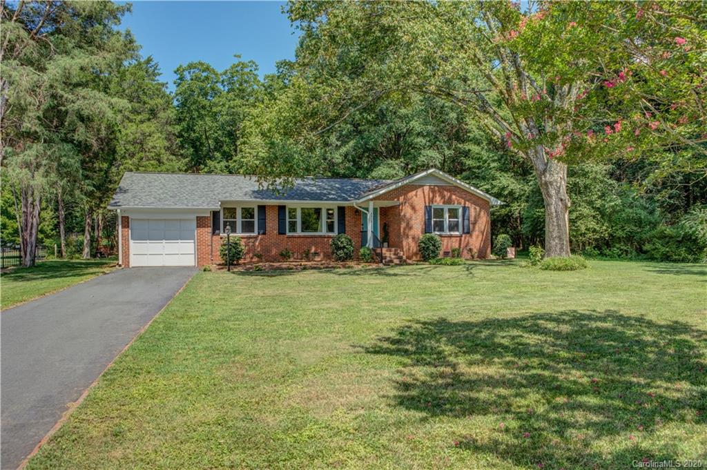 Property image 1 at 2512 Springs Drive, Charlotte, NC 28226