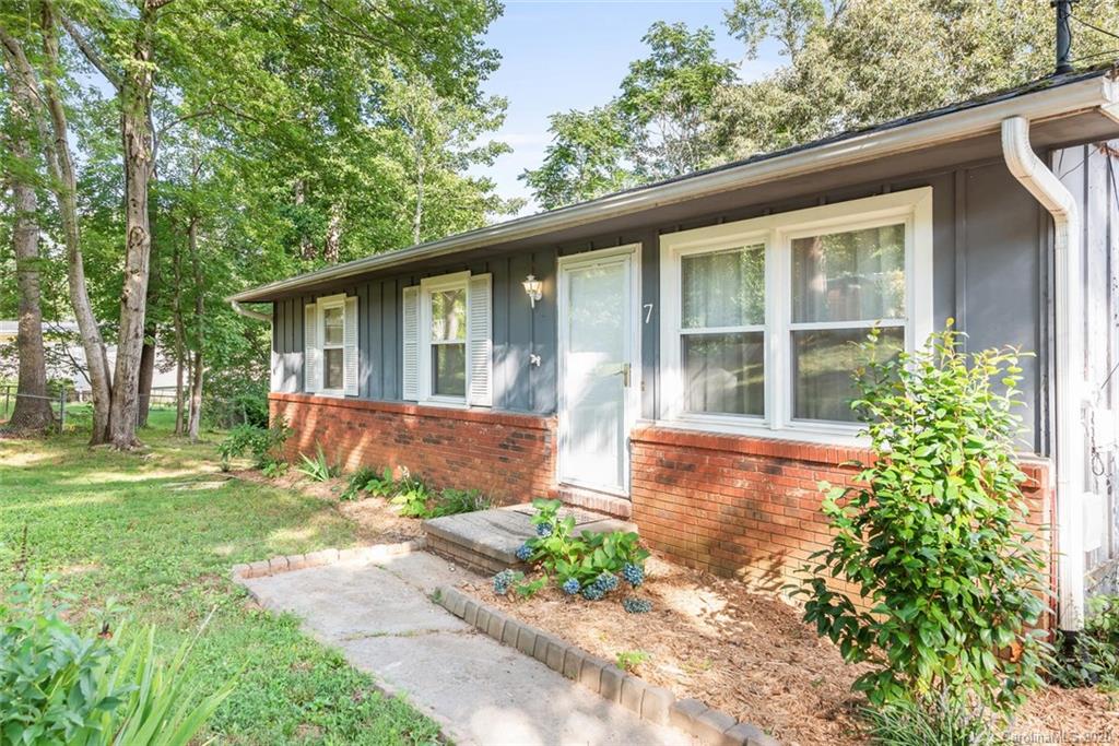 Property image 1 at 7 Clement Place, Asheville, NC 28805