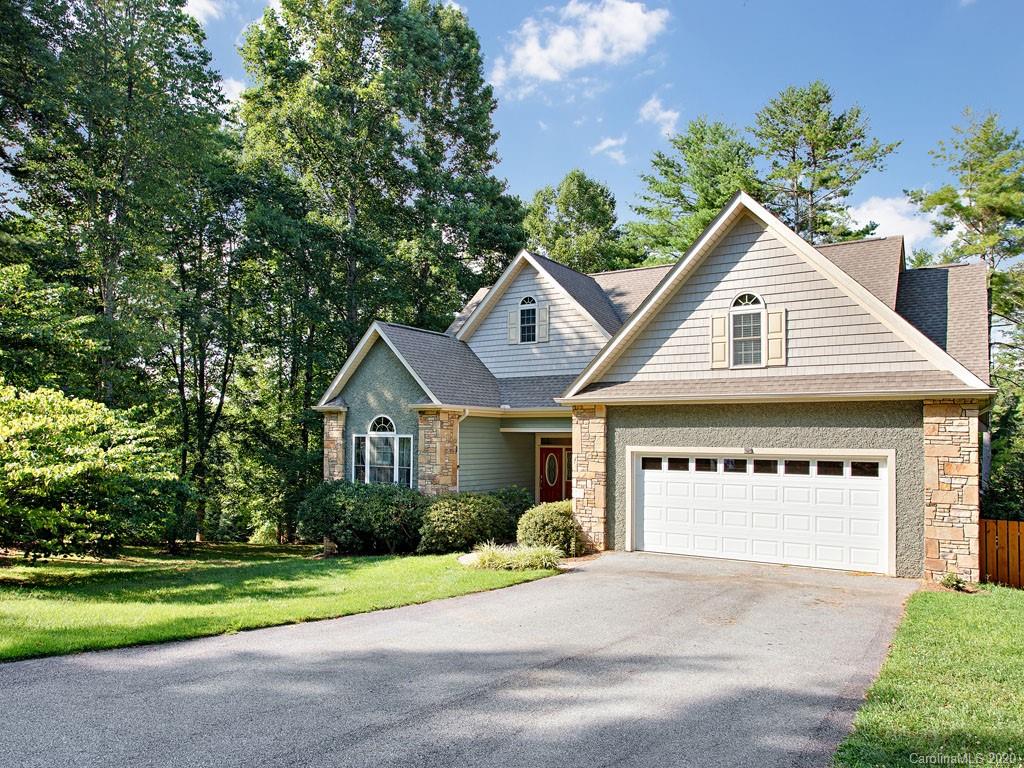 Property image 1 at 28 Narrow Path Way, Flat Rock, NC 28731