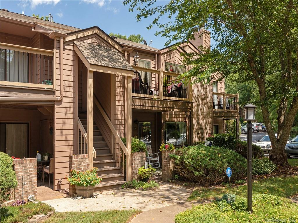 Property image 1 at 40 Ravencroft Lane, Asheville, NC 28803