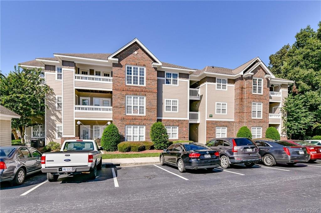 Property image 1 at 9849 Campus Walk Lane, Charlotte, NC 28262