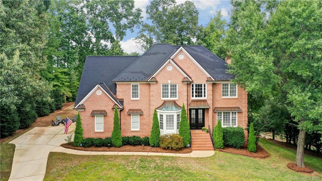 21615 Scottcrest Circle