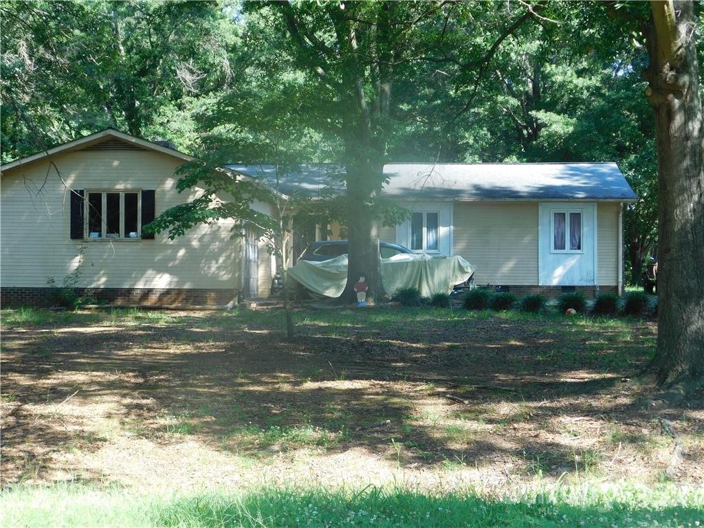 Property image 1 at 4004 Englewood Street, Claremont, NC 28610