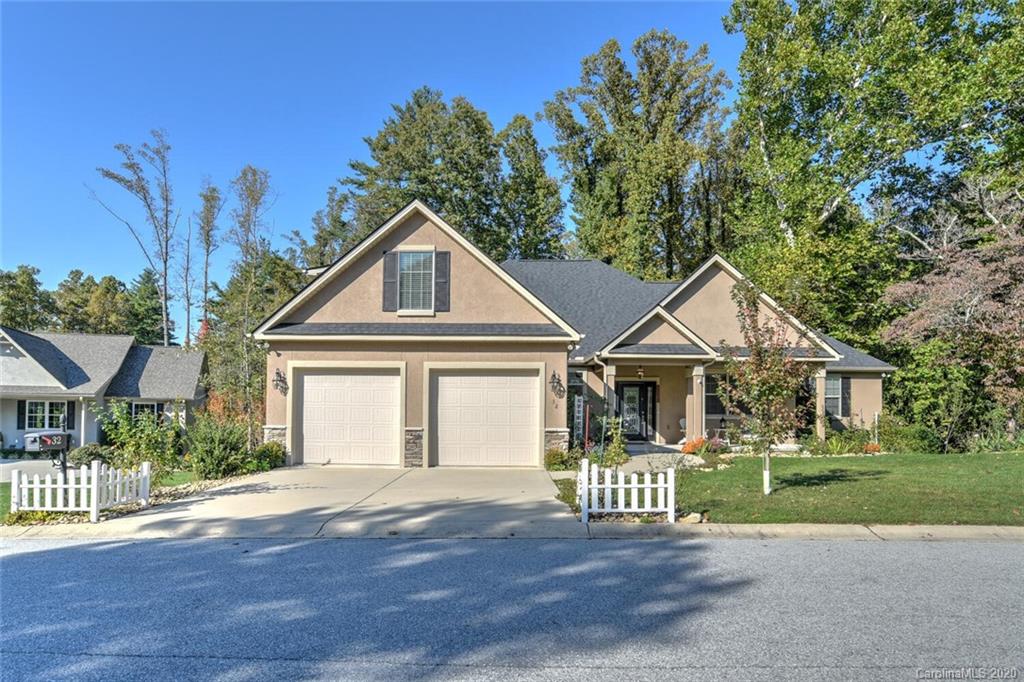 Property image 1 at 32 Mistletoe Trail, Hendersonville, NC 28791